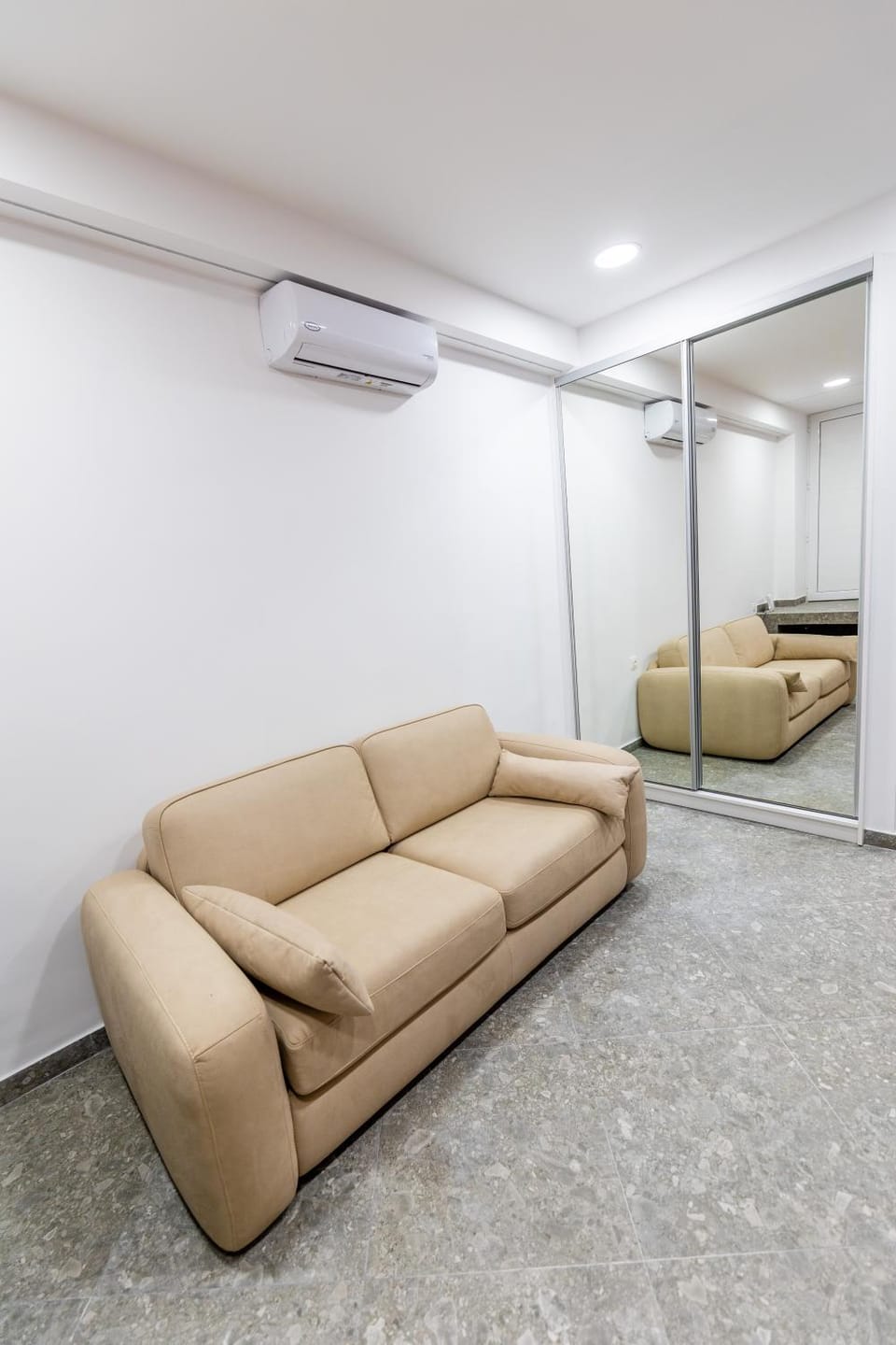 Photo of the whole room, Seating area, air conditioner