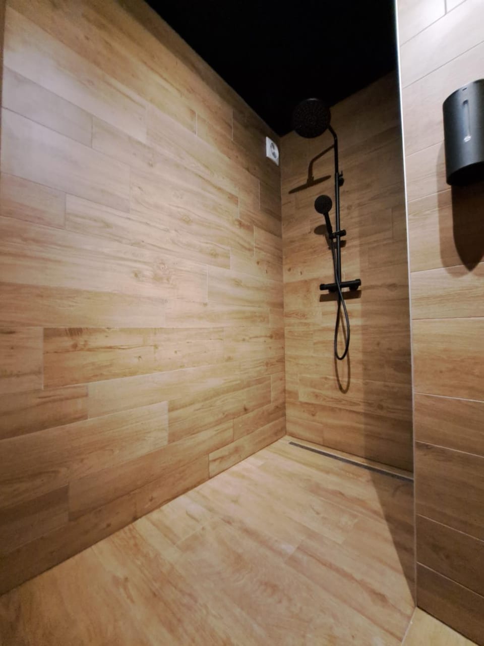 La Bayeuzen - La Tropicale - Love Room Apartment in Bayeux