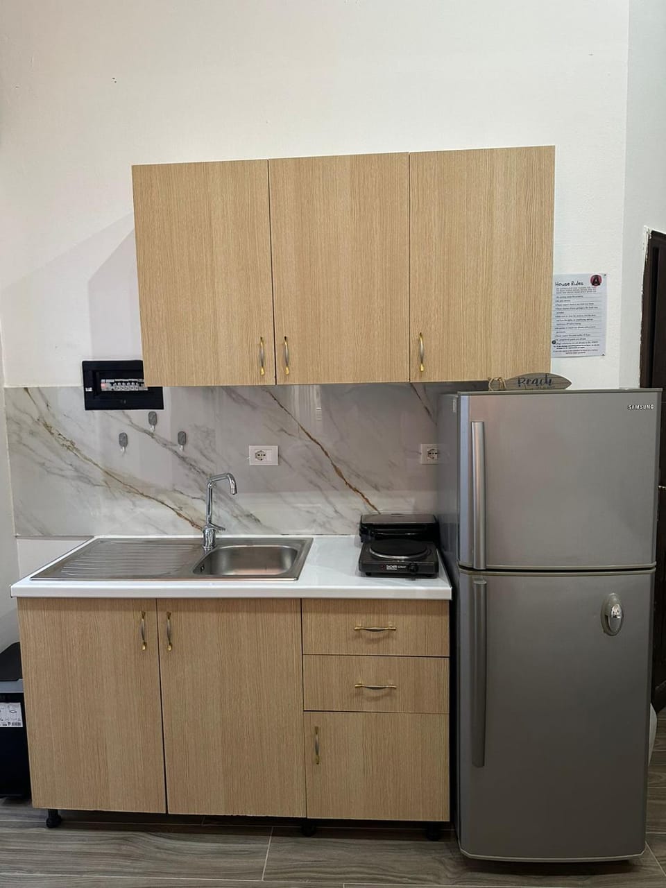 Kitchen or kitchenette, oven