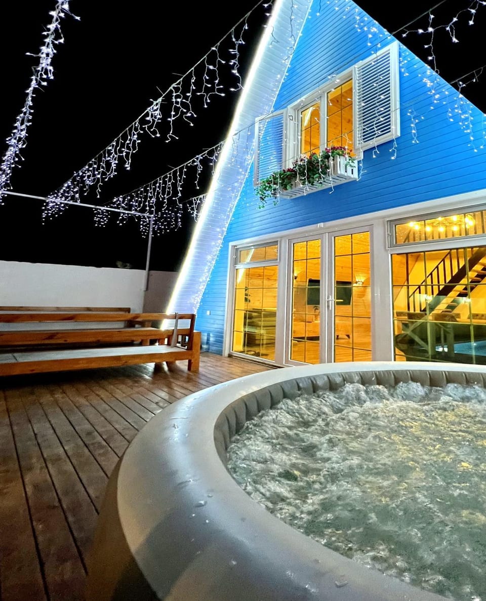 Night, Natural landscape, Hot Tub, Pool view, Swimming pool