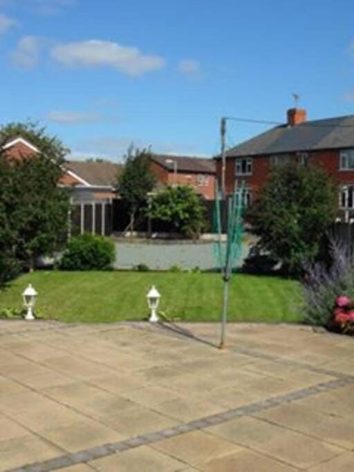 24 Broomfield area, Newport, TF10 7 House in England