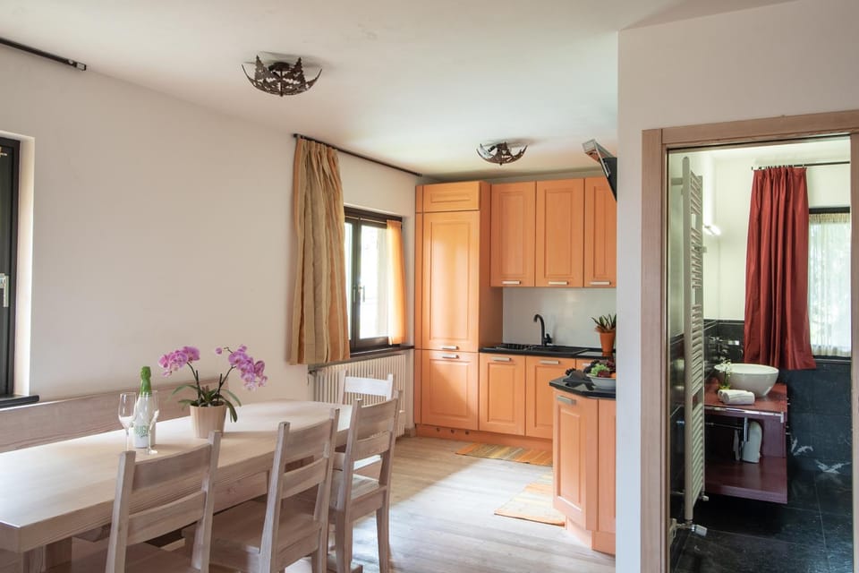 Dining area, oven, stove