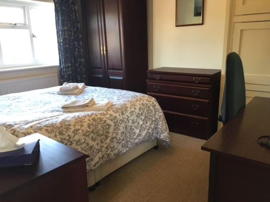 3 Broomfield area, Newport TF10 7 House in England