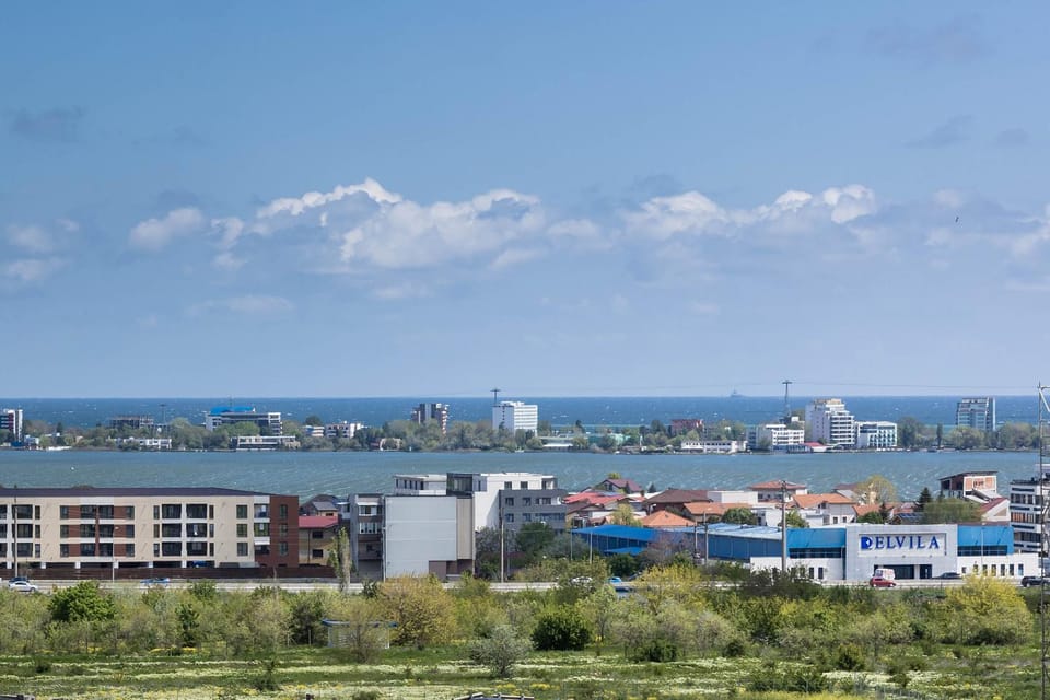 Lake view, Sea view