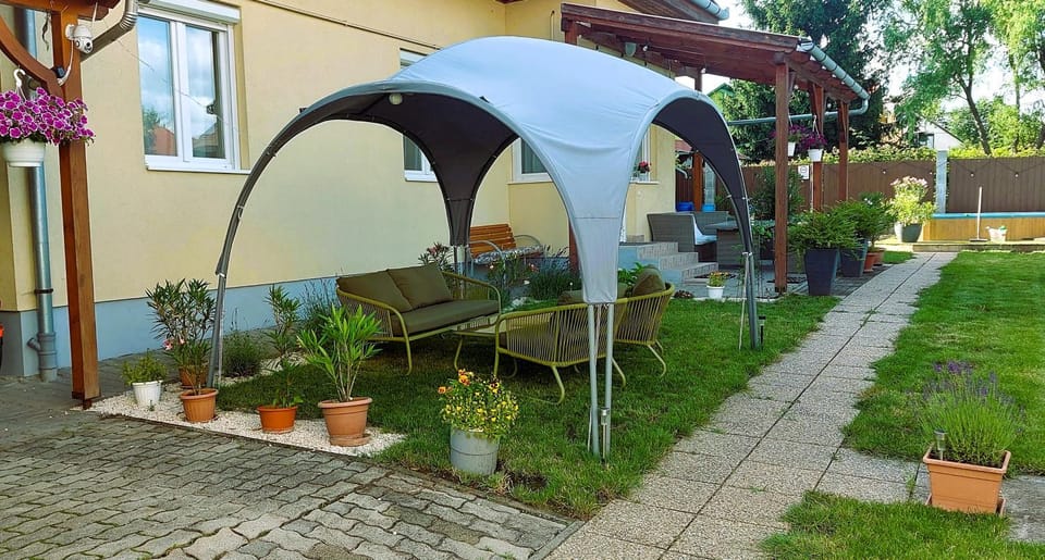 Property building, Day, Garden, Garden view