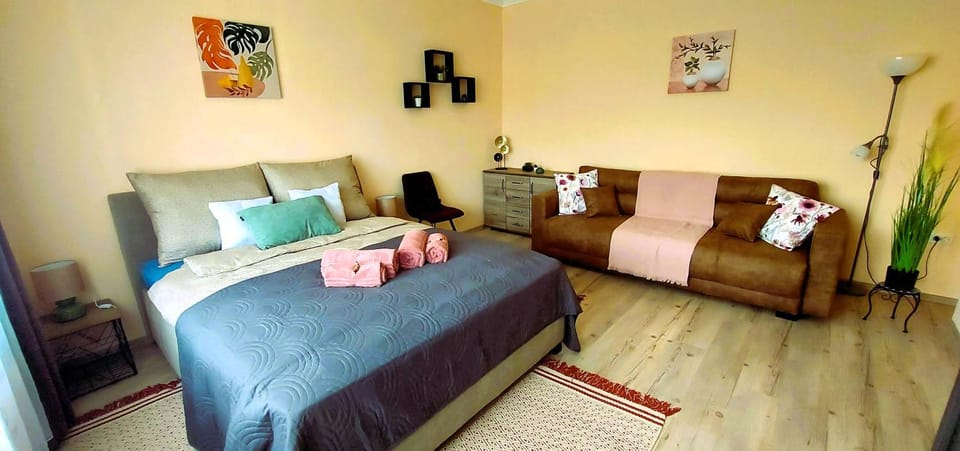 Photo of the whole room, Bedroom