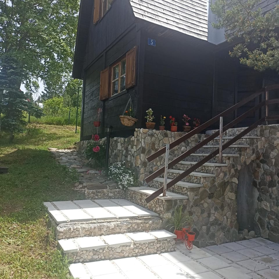 Vikendica Malović House in Montenegro