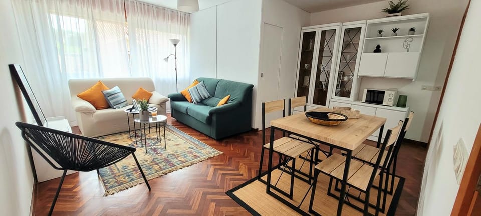 TV and multimedia, Living room, Dining area