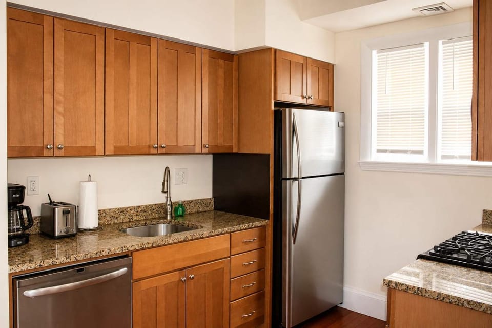 Stylish Apartment in Malden 20 Min from Boston #2 Apartment in Malden