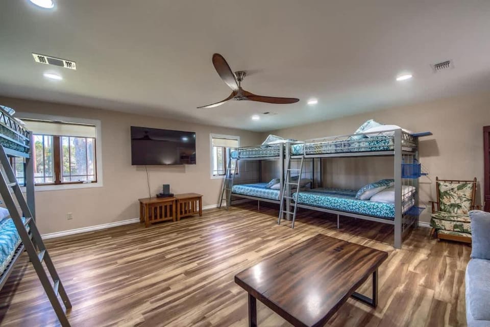 PRD 2495 Ponderosa Country Haus House in Canyon Lake
