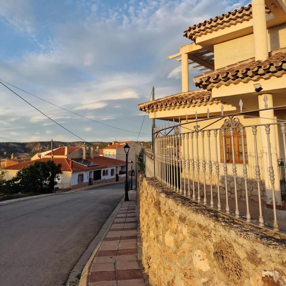 Property building, Day, Neighbourhood, Street view