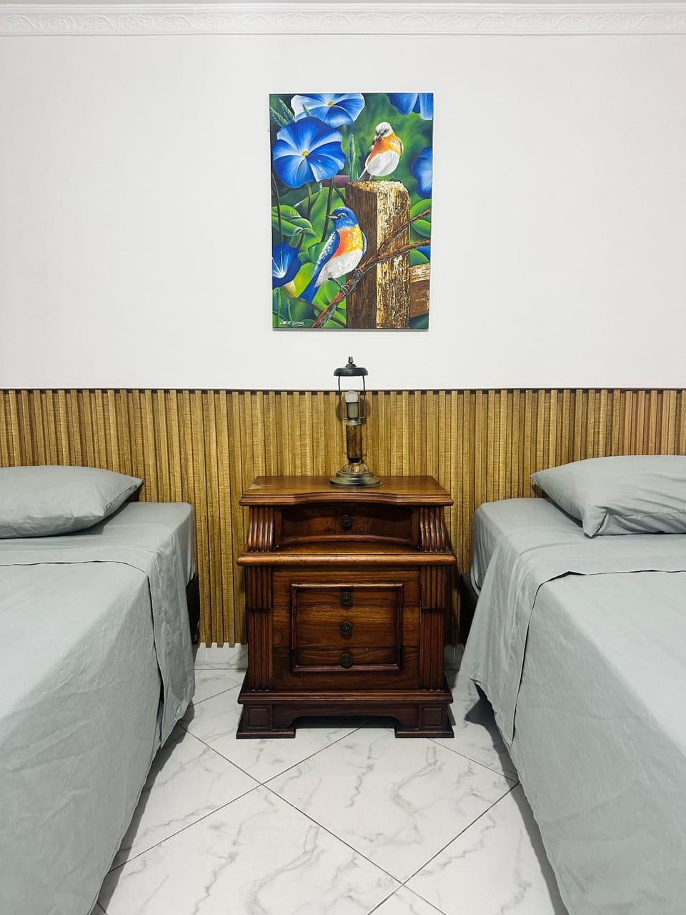 Photo of the whole room, Bedroom