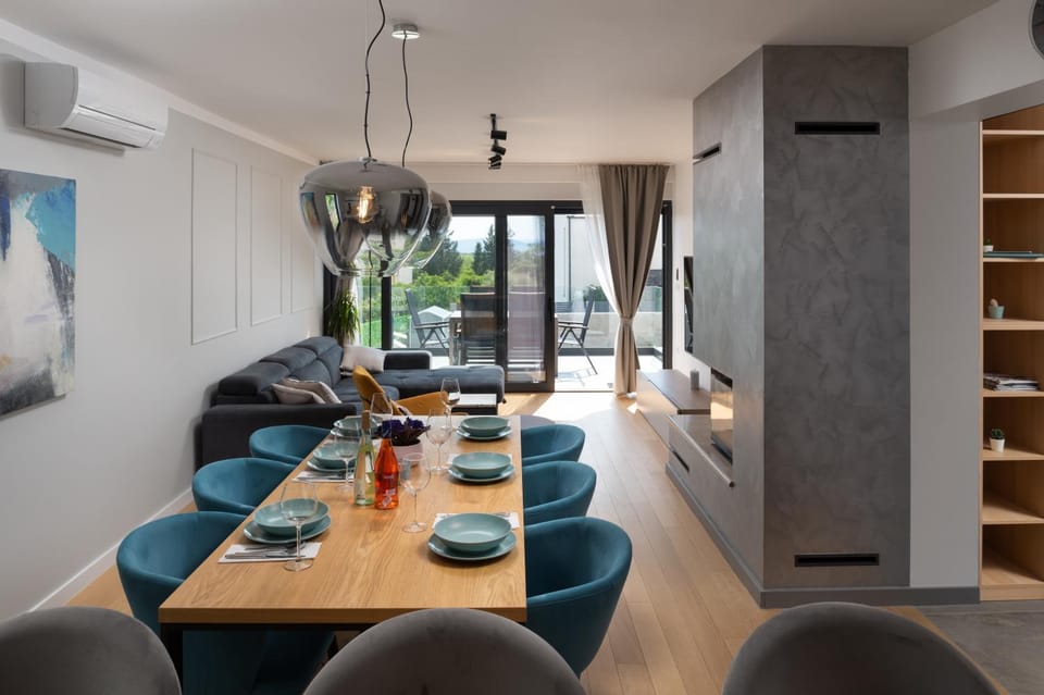 Living room, Dining area, Food