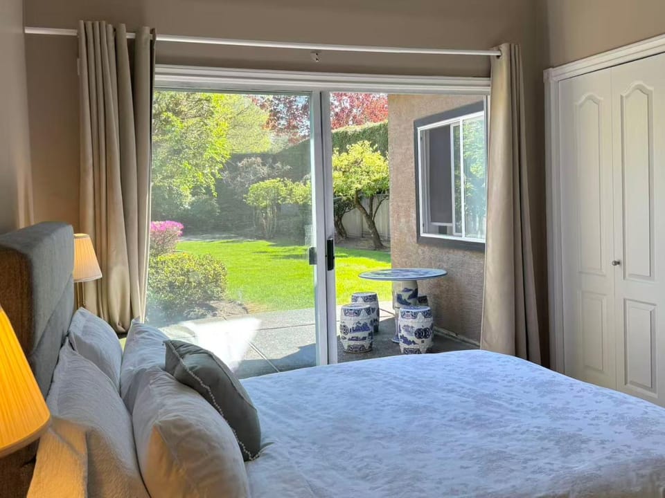 Seating area, Garden view