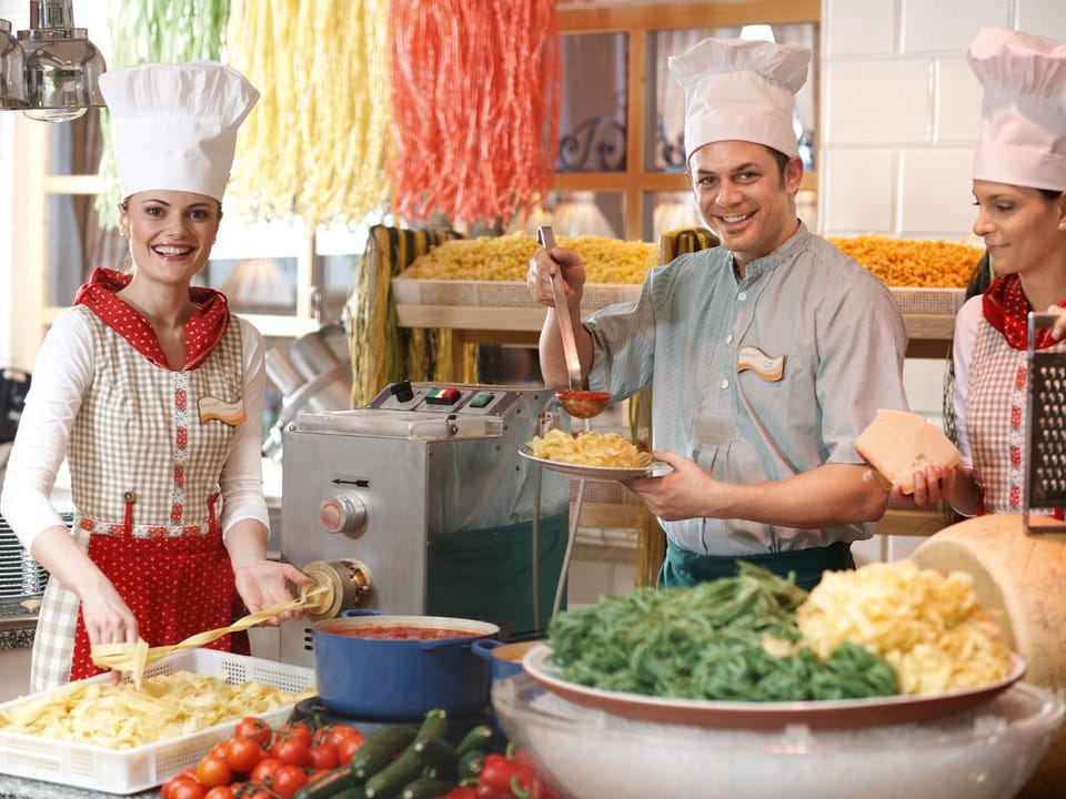 Staff, Restaurant/places to eat