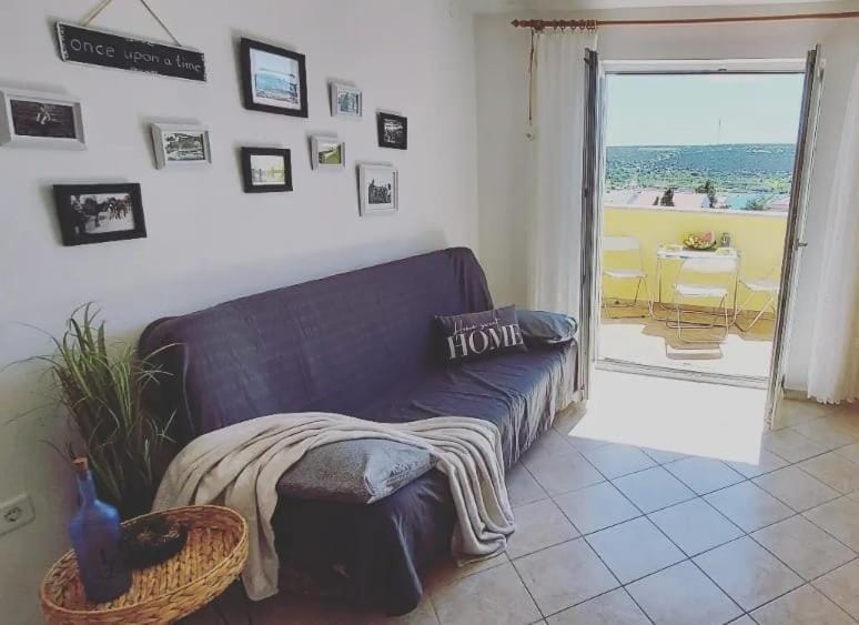 Sunshine Apartment Apartment in Novalja