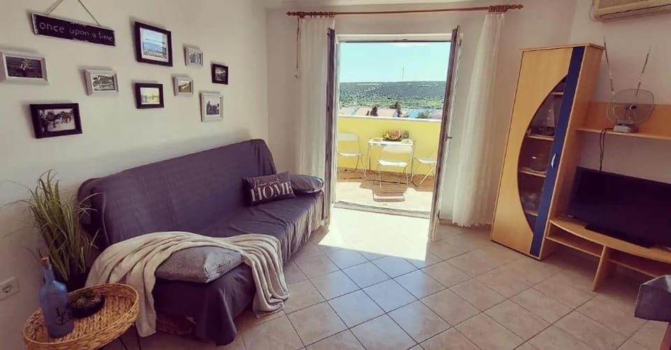Sunshine Apartment Apartment in Novalja