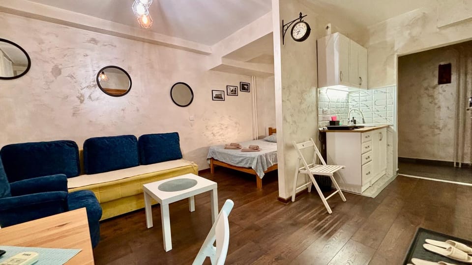 Bed, Living room, kitchen