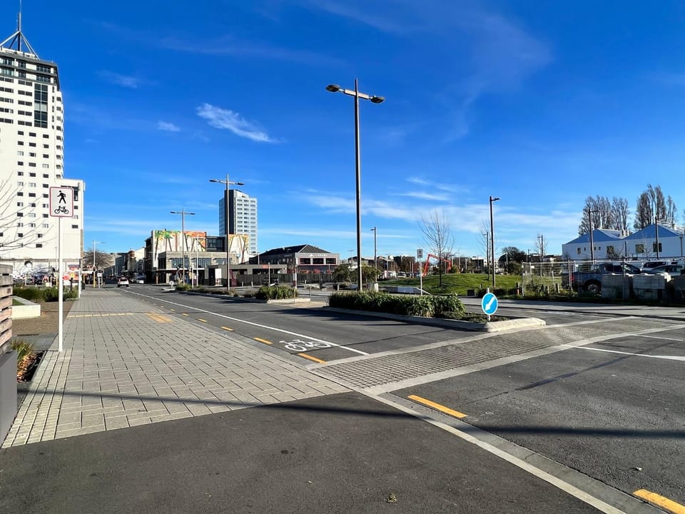 Day, Neighbourhood, City view, Street view, Location