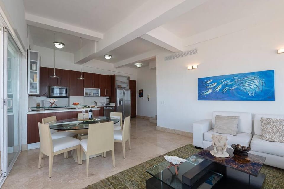 Kitchen or kitchenette, Living room, Dining area