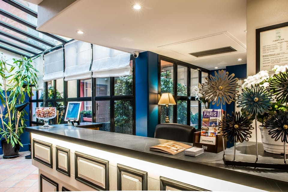 Lobby or reception, Lobby or reception