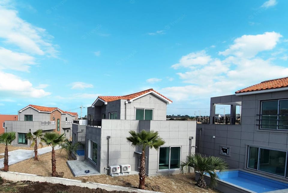 Property building, Day