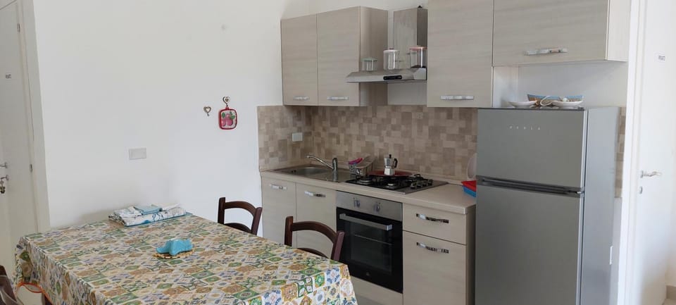 Kitchen or kitchenette, kitchen, kitchen