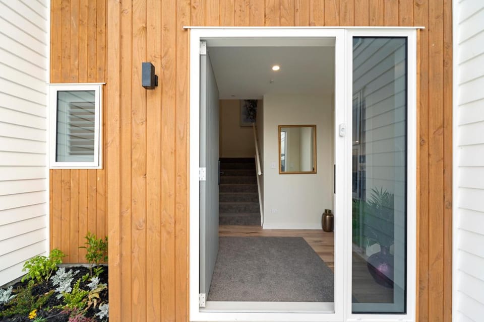Property building, Facade/entrance