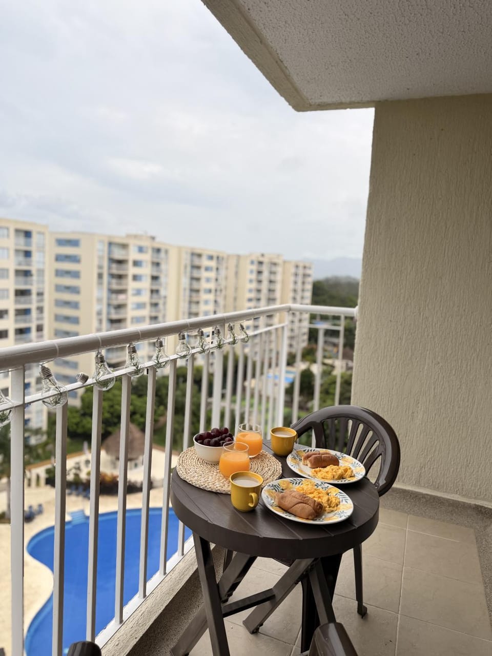 Patio, Day, View (from property/room), Balcony/Terrace, Food and drinks, Dining area, Food, Pool view, Swimming pool, Breakfast, Continental breakfast, Lunch, Dinner, Drinks