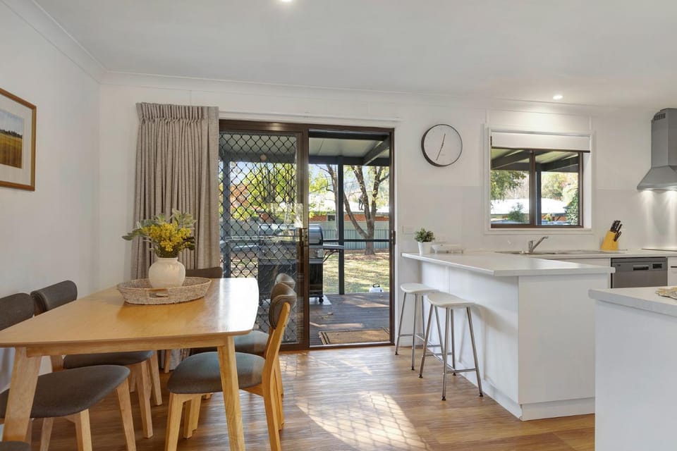Toorak Place House in Porepunkah