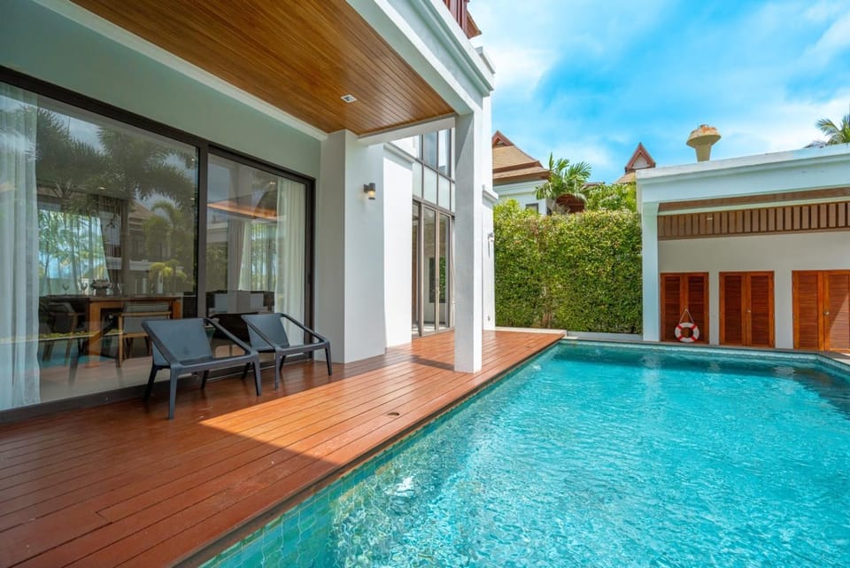 Property building, Swimming pool