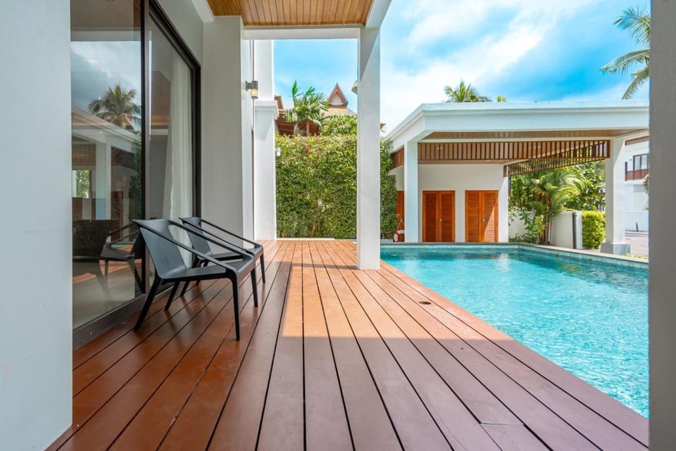 Property building, Swimming pool