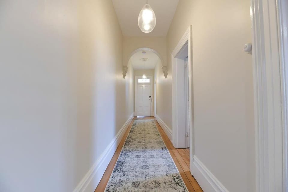 Hope St Cottage I - Historic Haven, Mountain Views Apartment in Bathurst