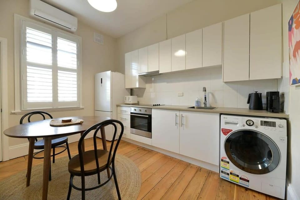 Hope St Cottage I - Historic Haven, Mountain Views Apartment in Bathurst