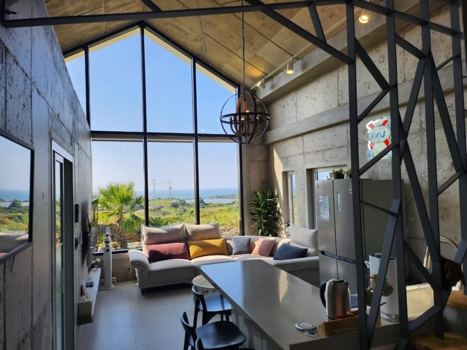 View (from property/room), Living room, Sea view, kitchen