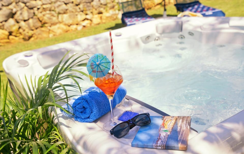 Garden, Hot Tub, Swimming pool