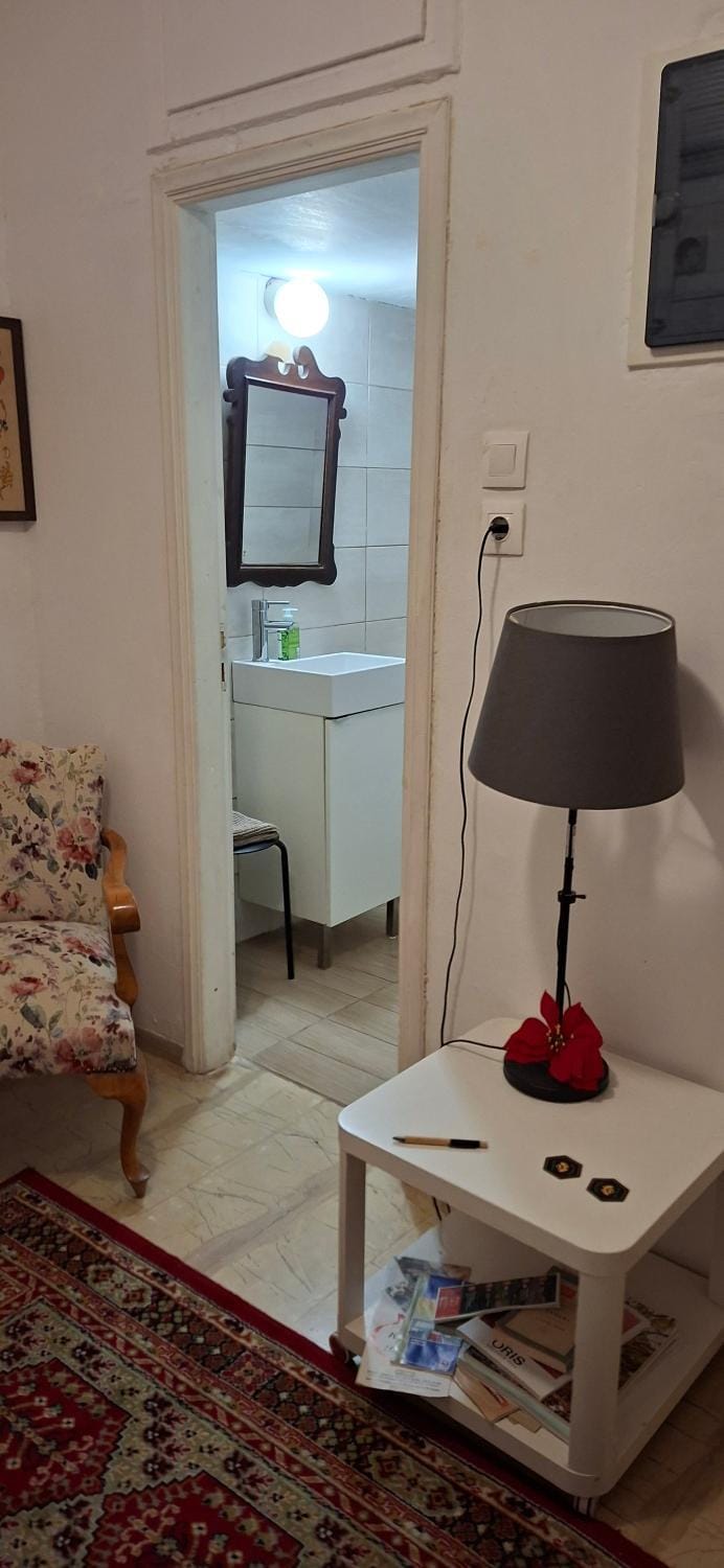 Apartment by the Sepolia metro Apartment in Athens