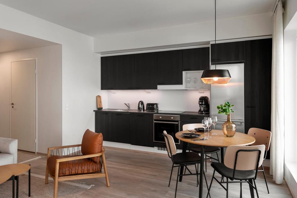 Coffee/tea facilities, Kitchen or kitchenette, Seating area, Dining area, dishwasher, minibar, pet friendly, stove