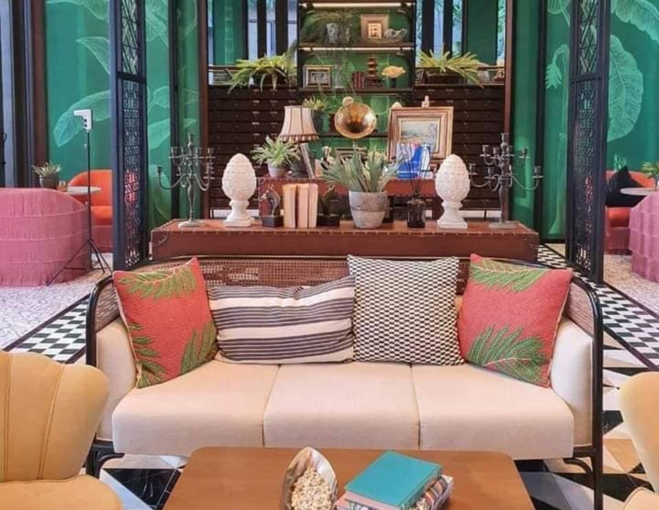Living room, Seating area