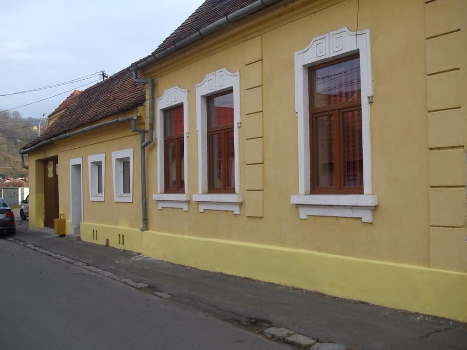 Decorative detail, Street view