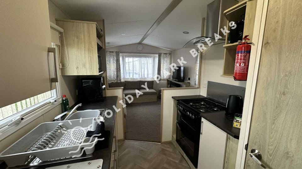Summer Breeze - 3 bedroom home on West Sands, Seal Bay Resort House in Selsey