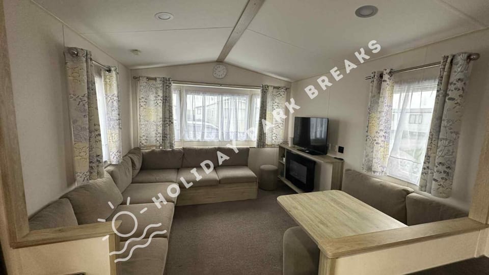 Summer Breeze - 3 bedroom home on West Sands, Seal Bay Resort House in Selsey