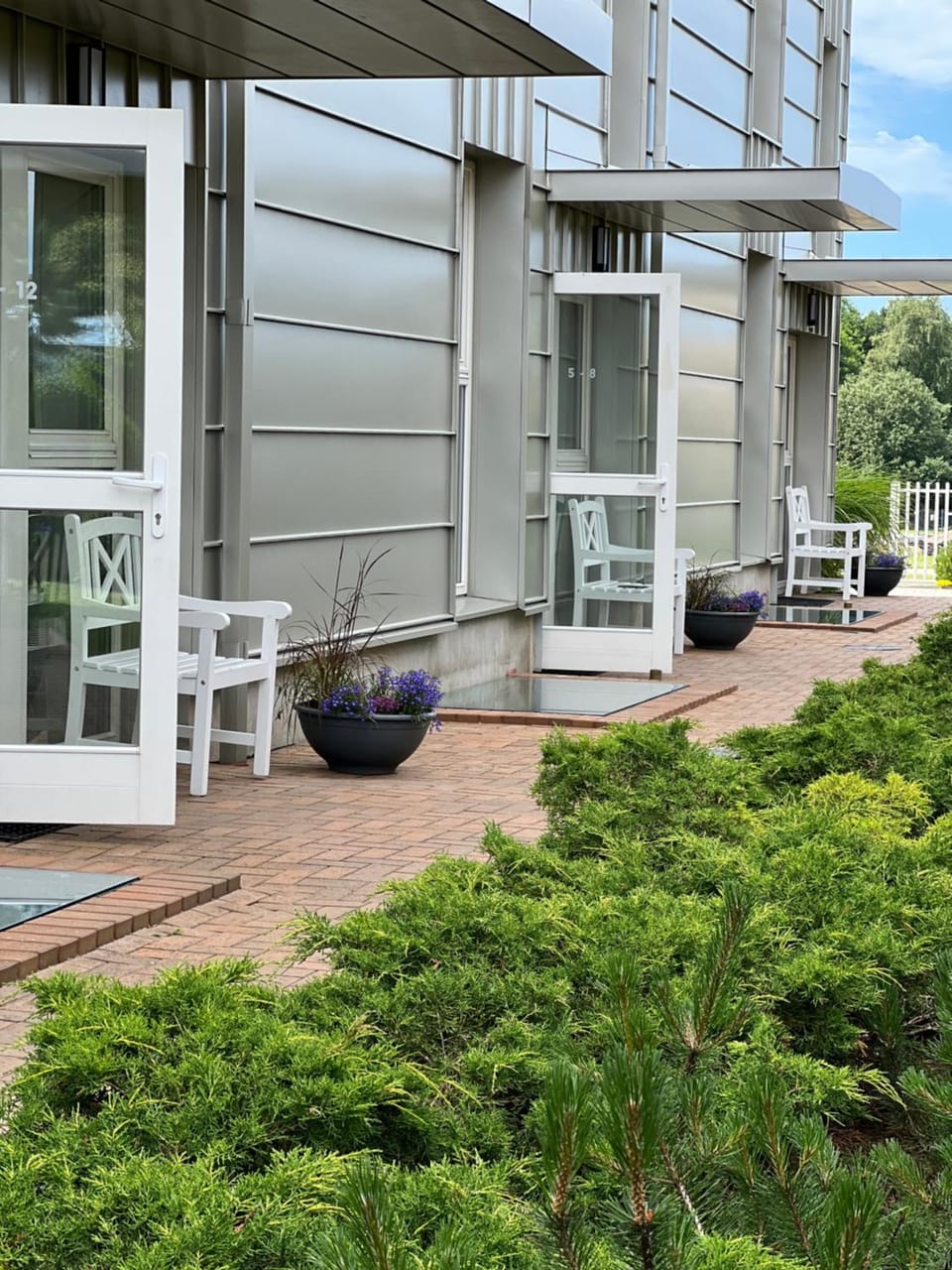 Property building, Day, Garden, Garden view
