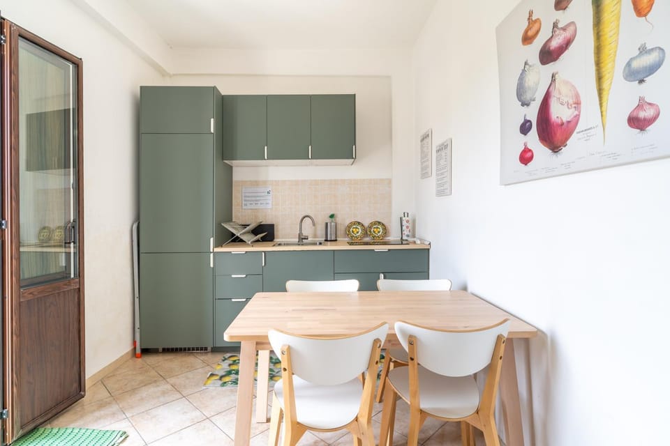 Property building, Kitchen or kitchenette, Living room