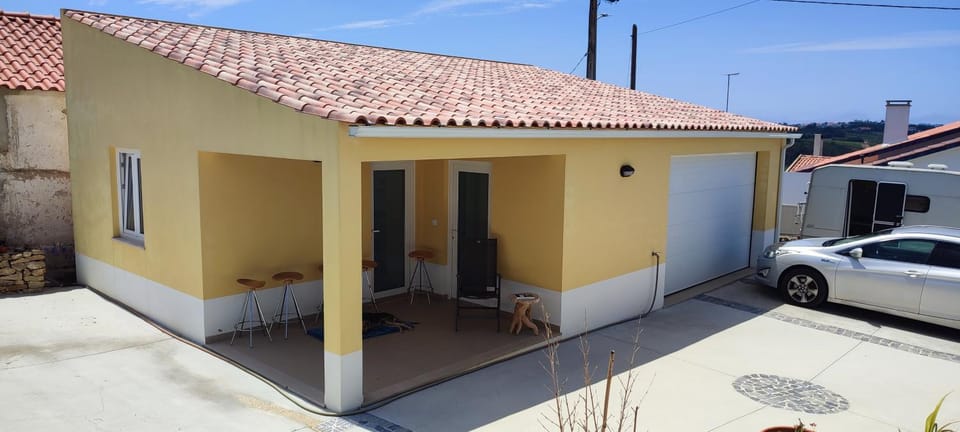 Property building, Balcony/Terrace, Parking