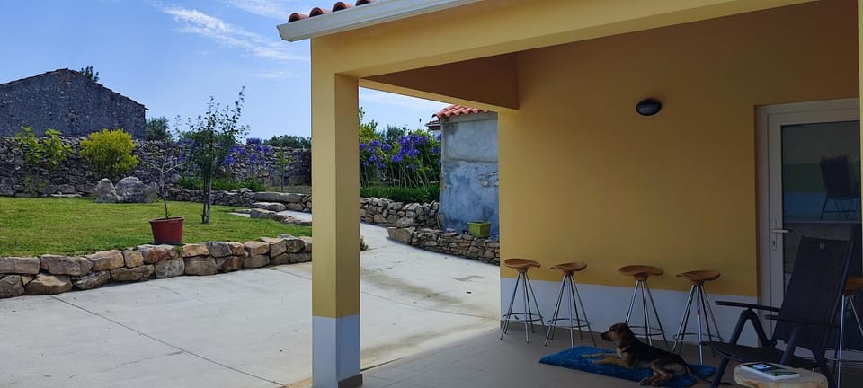 Property building, Day, Garden, Balcony/Terrace, Garden view