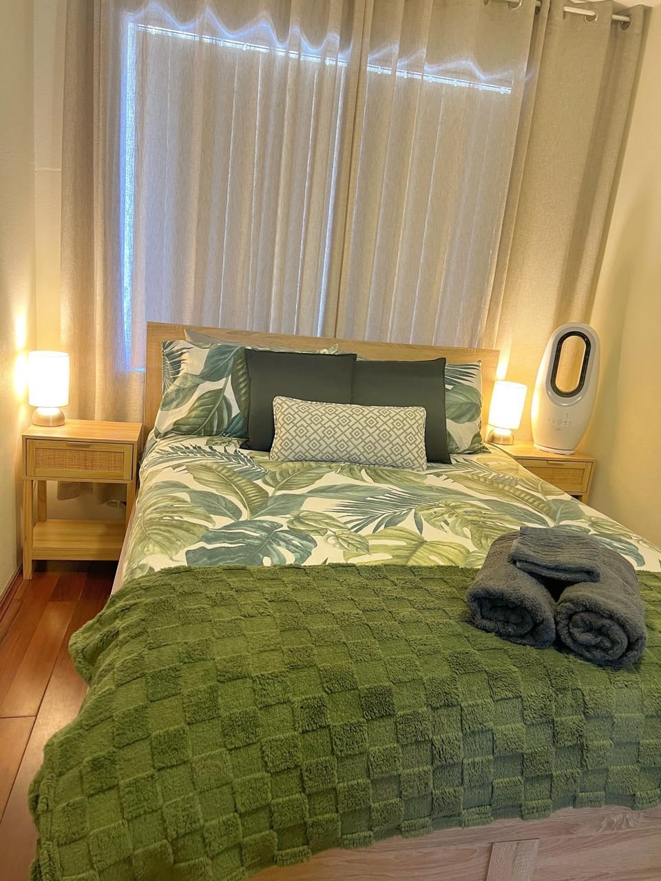 Cosy & Private, Walk to East Vic Park Apartment in Bentley
