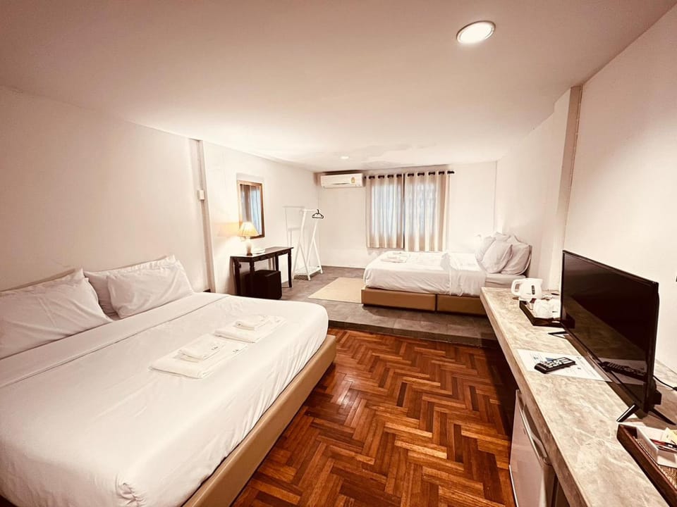 Photo of the whole room, Bedroom, heating, towels, air conditioner