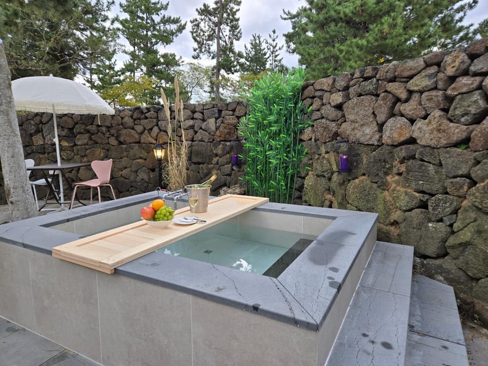 Hot Tub, Swimming pool, Open Air Bath