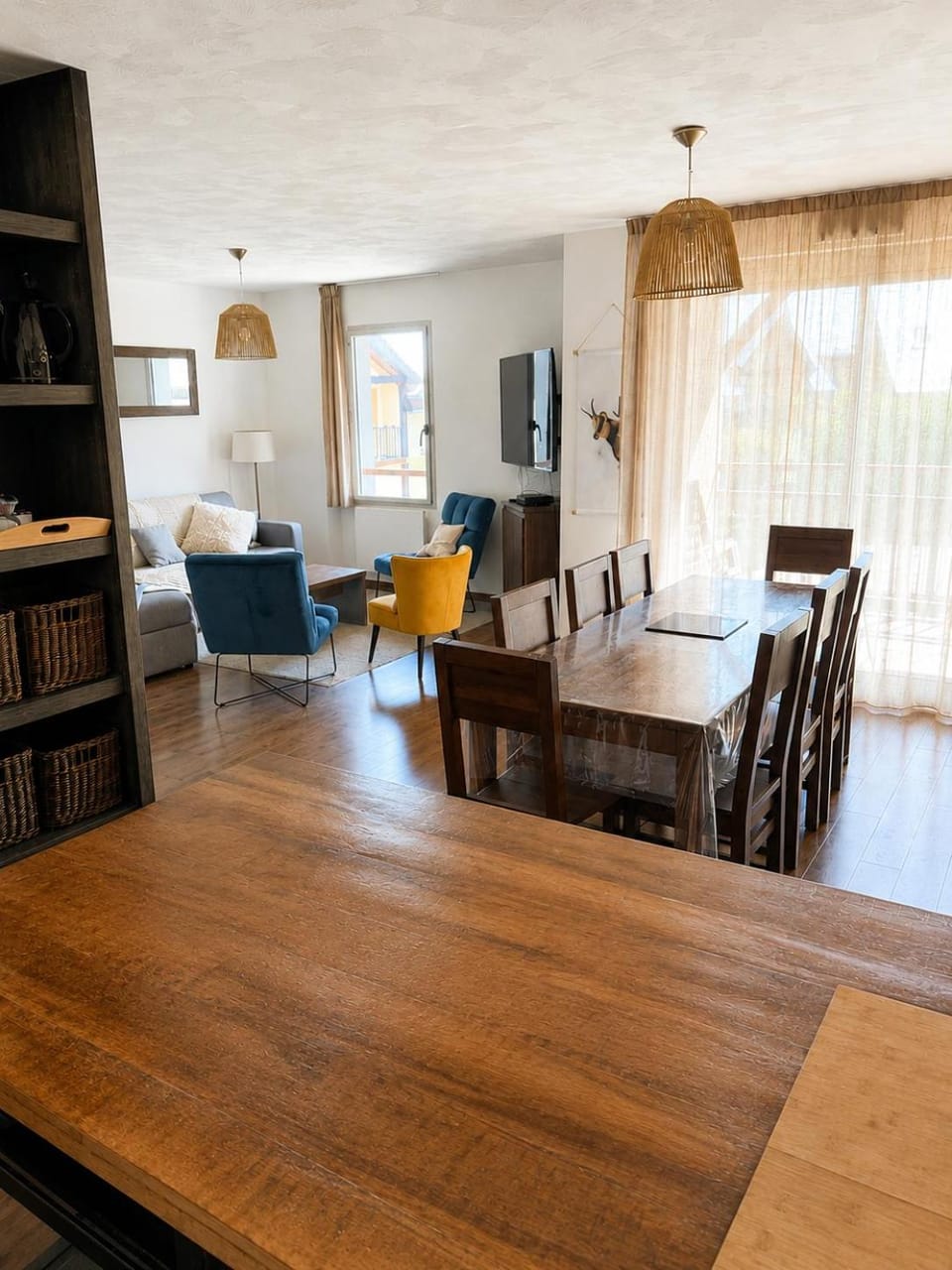 Living room, Dining area